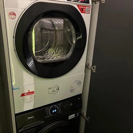 Leo & Private Zone - Old * ブラチスラヴァ