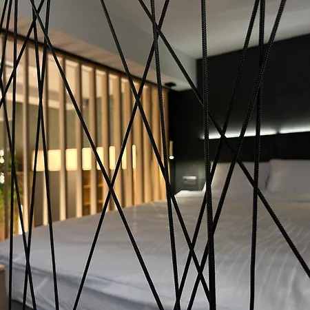 Leo & Private Zone - Old * ブラチスラヴァ