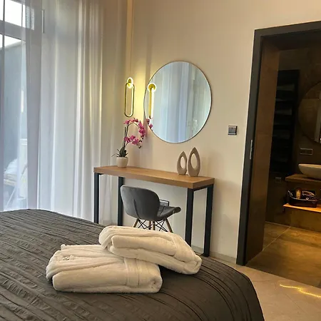 Leo & Private Zone - Old Lejlighed *