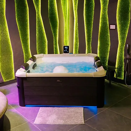 Leo & Private Zone - Old *