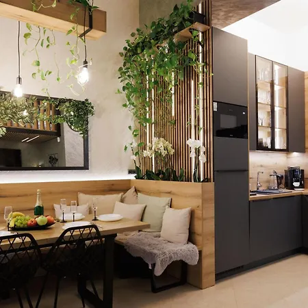 Leo & Private Zone - Old * Bratislava