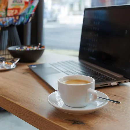 Leo & Private Zone - Old