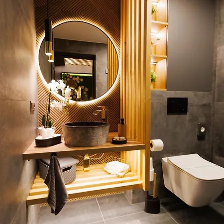 Leo & Private Zone - Old