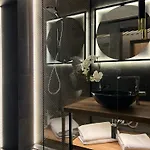 Leo & Private Zone - Old Apartment Bratislava